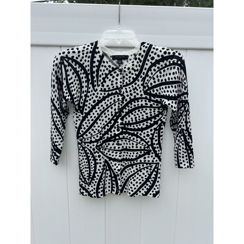 Ann Taylor Women's Petite XXSp Cardigan Sweater Abstract Leaf Button Up